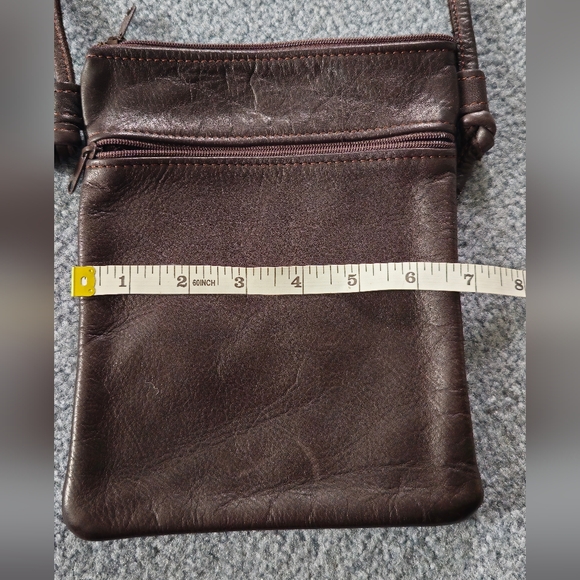 Beautiful Little Crossbody - Picture 2 of 4